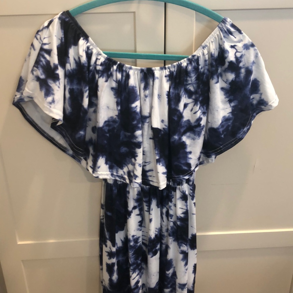 Dress - Picture 2 of 4